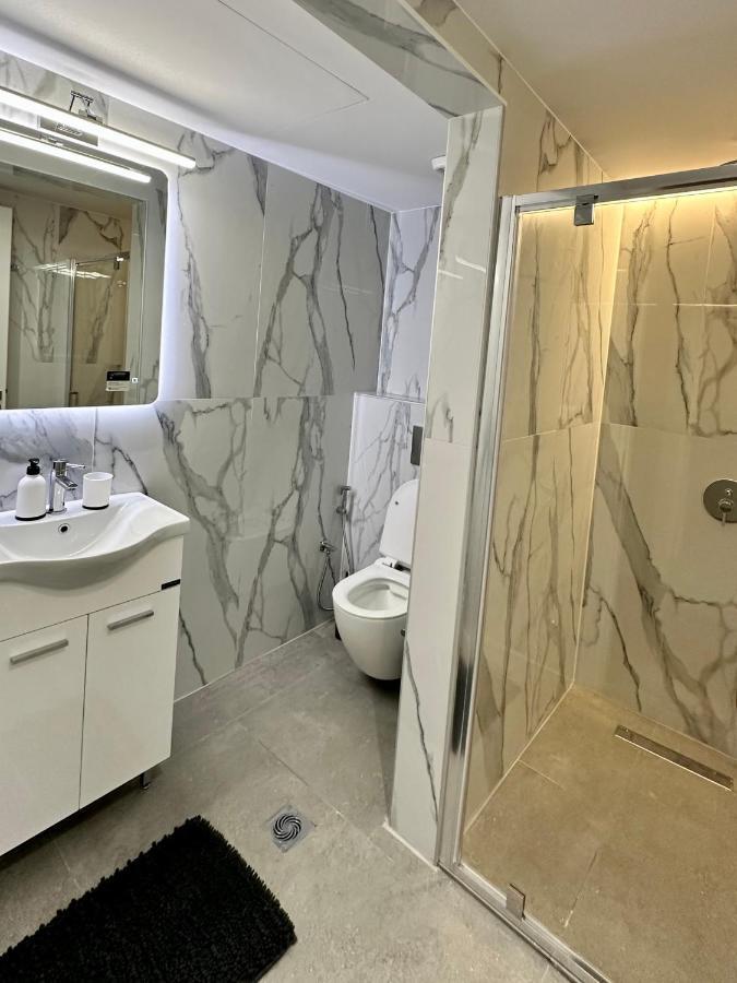 City Centre Apartment Patras Bagian luar foto
