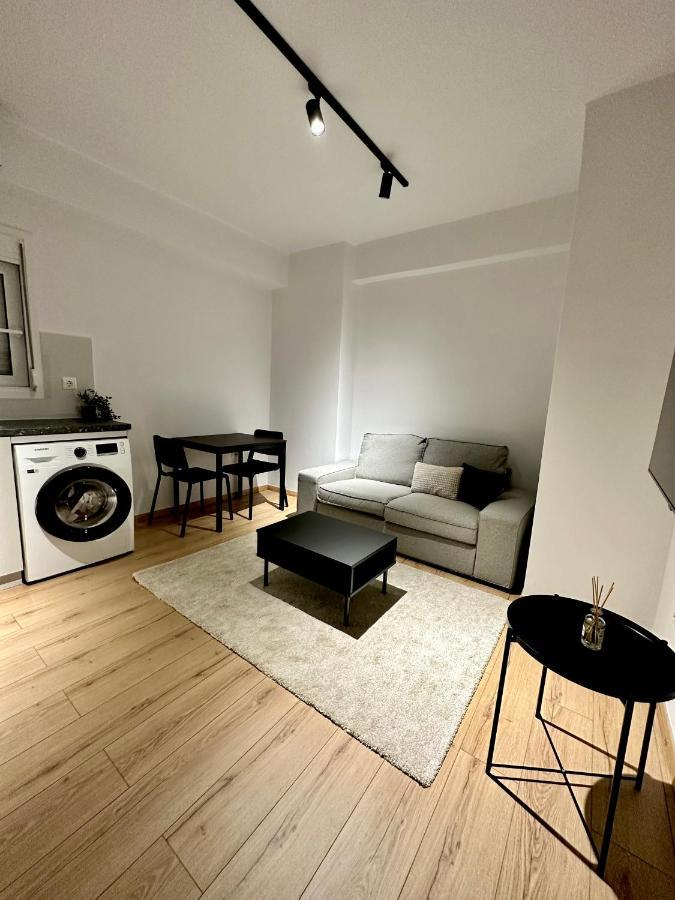 City Centre Apartment Patras Bagian luar foto
