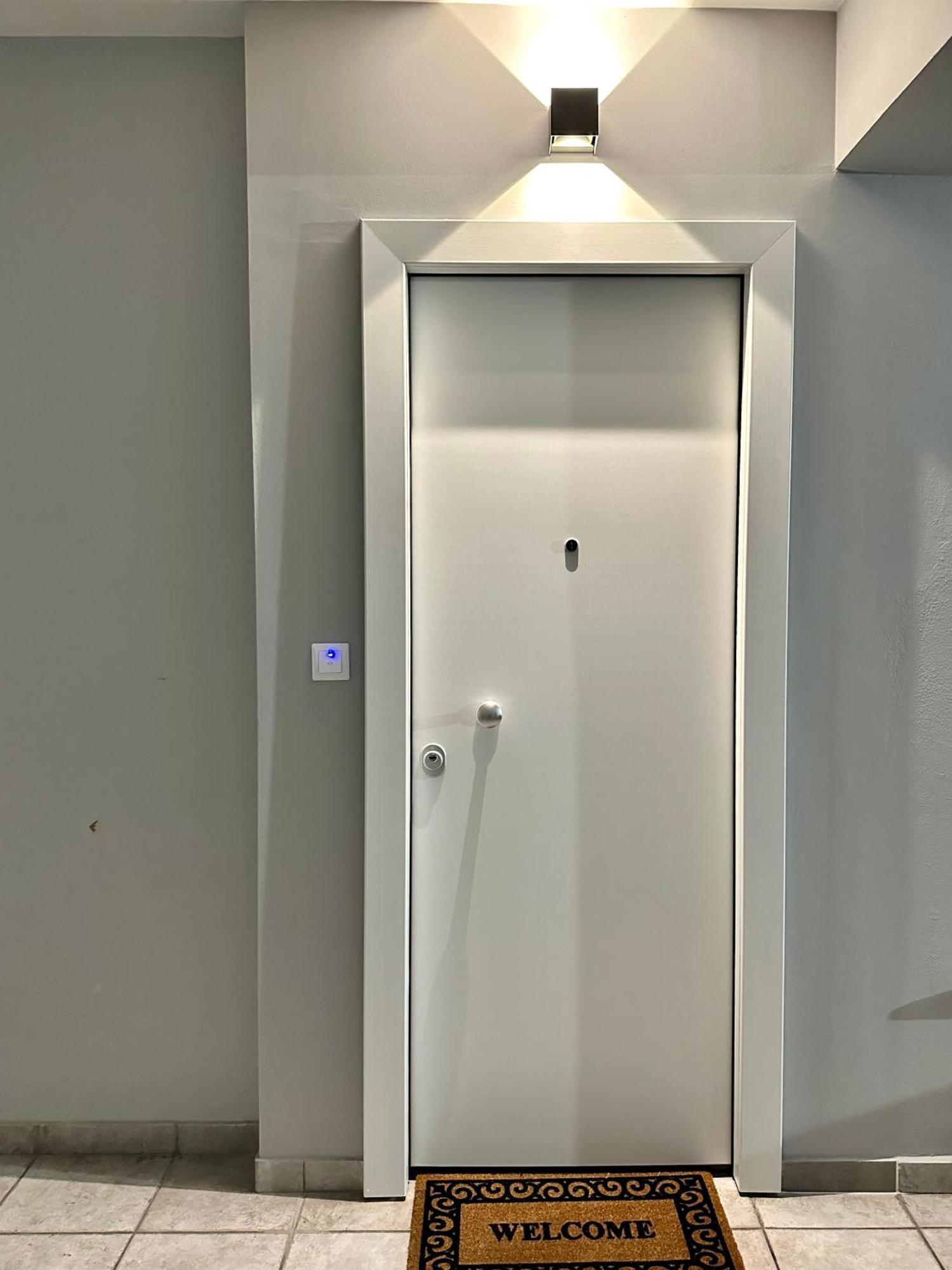 City Centre Apartment Patras Bagian luar foto